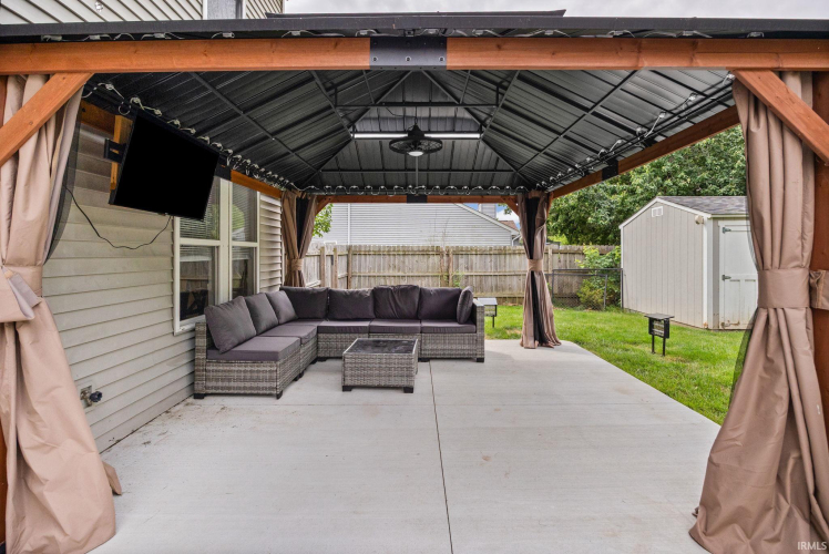 Listing Image 6