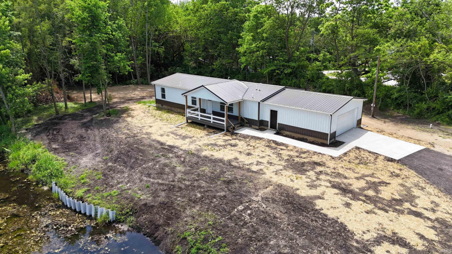 Listing Image 4