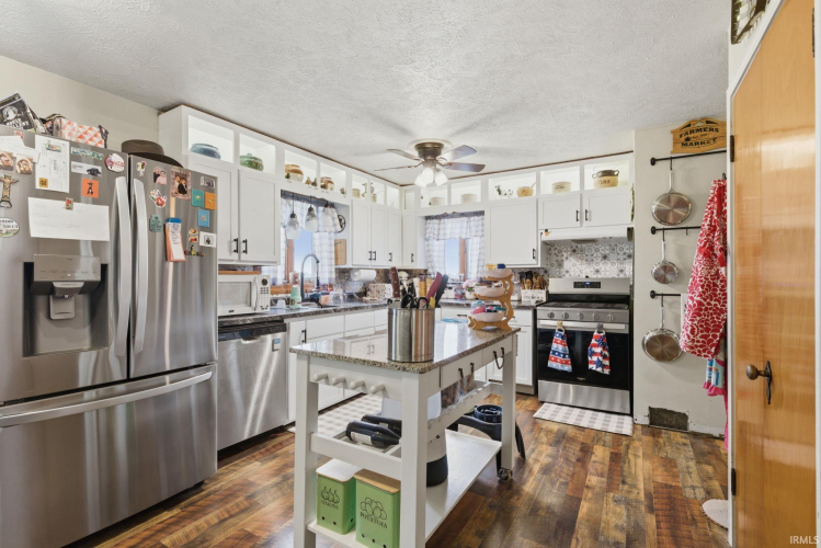 Listing Image 8