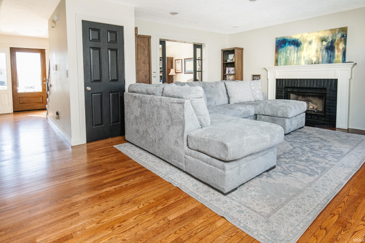 Listing Image 14