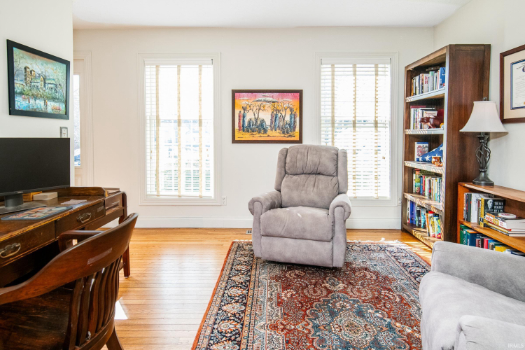 Listing Image 9