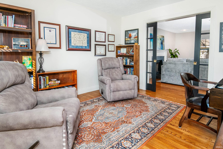 Listing Image 10