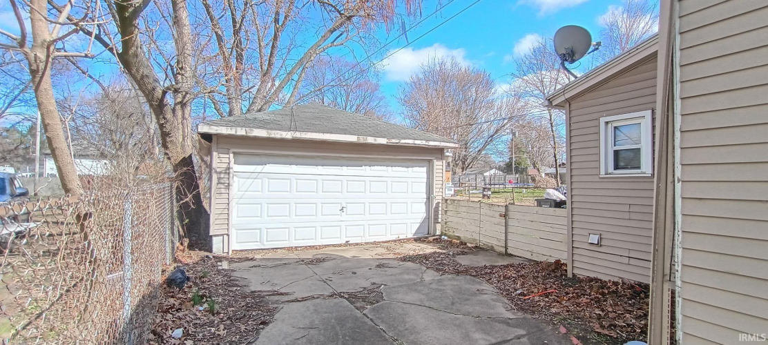 Listing Image 10