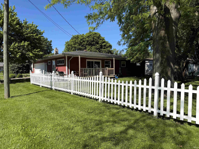 Listing Image 4