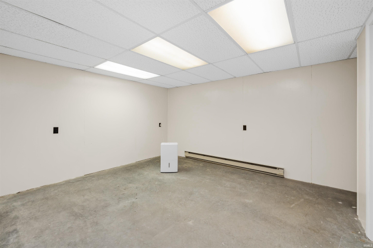 Listing Image 26