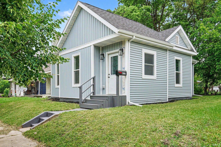 Listing Image 3