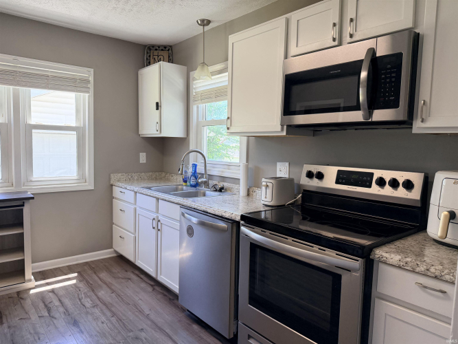 Listing Image 9