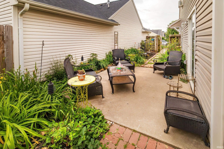 Listing Image 9