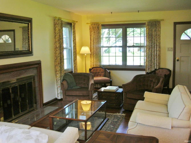 Listing Image 5