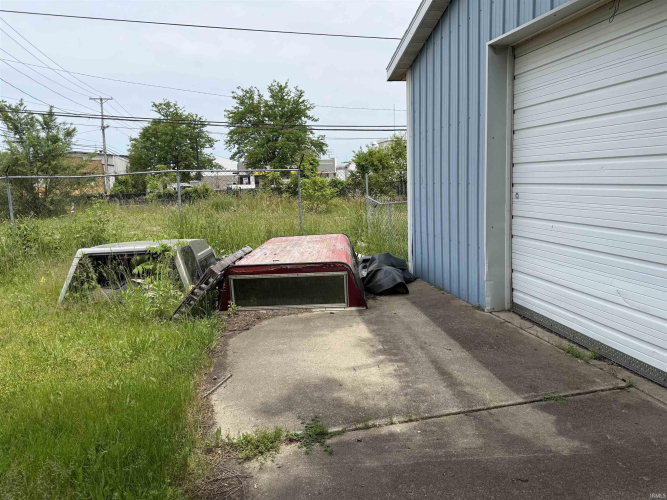 Listing Image 11