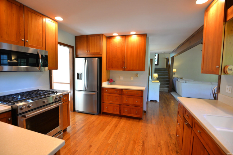 Listing Image 12