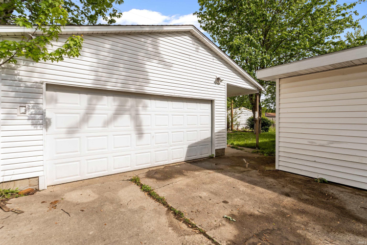 Listing Image 16