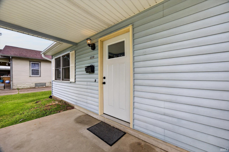 Listing Image 6