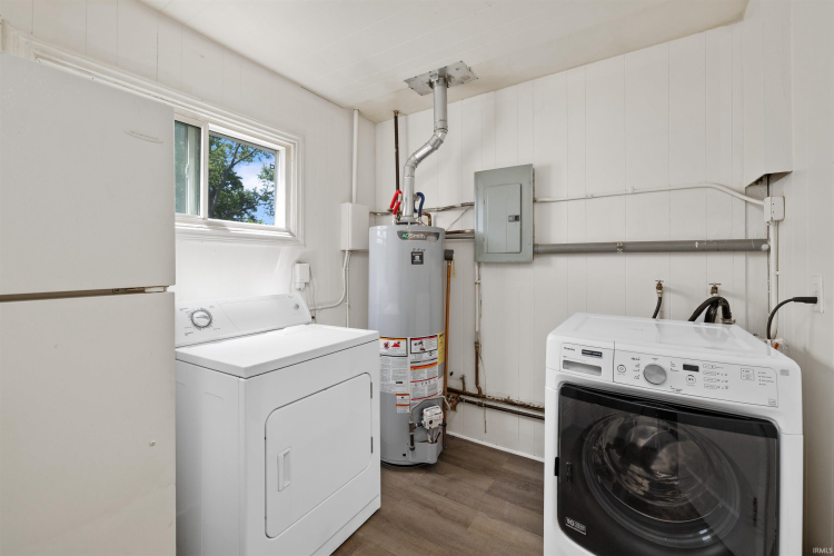 Listing Image 15