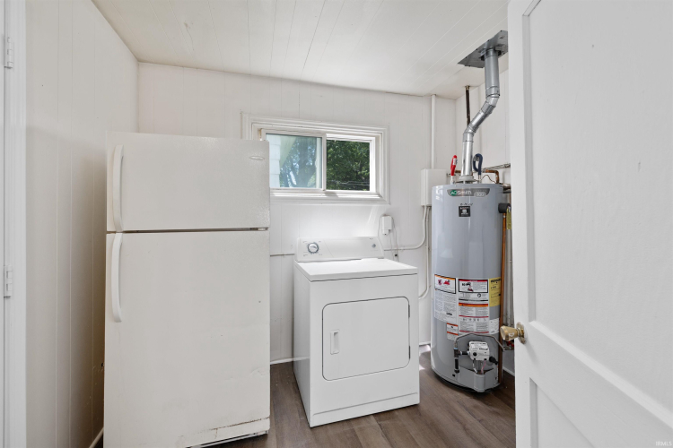 Listing Image 16