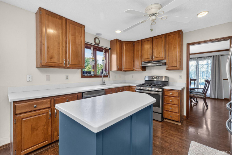Listing Image 14