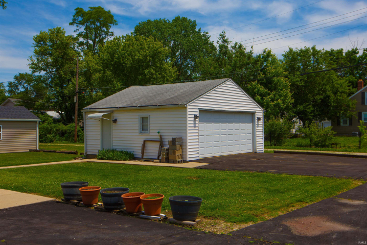 Listing Image 8