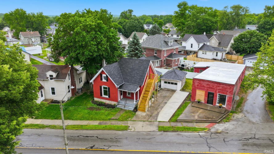 Listing Image 4