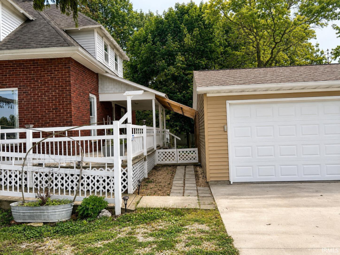 Listing Image 9