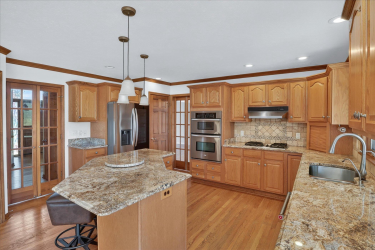 Listing Image 19