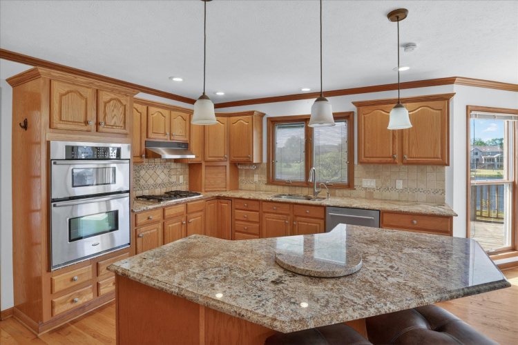Listing Image 20
