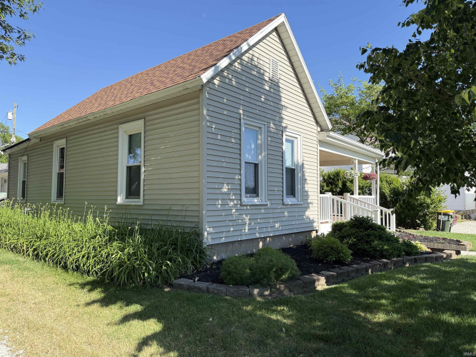 Listing Image 4