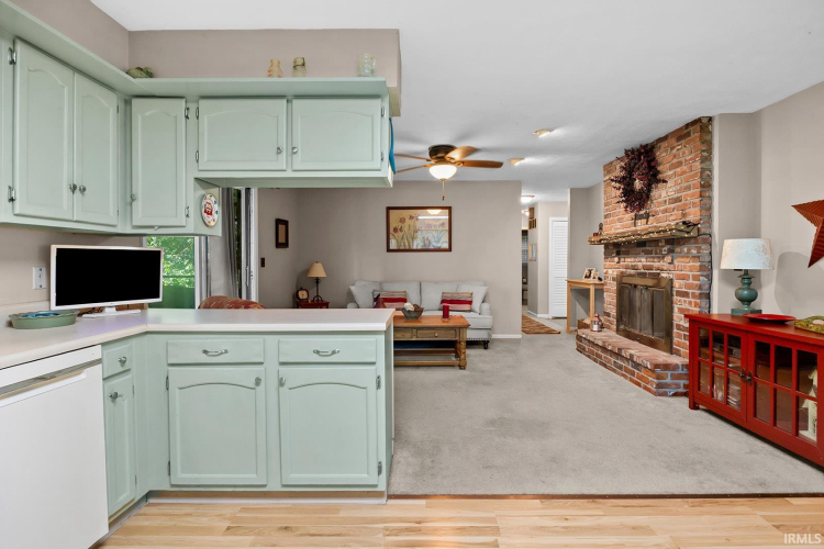 Listing Image 9