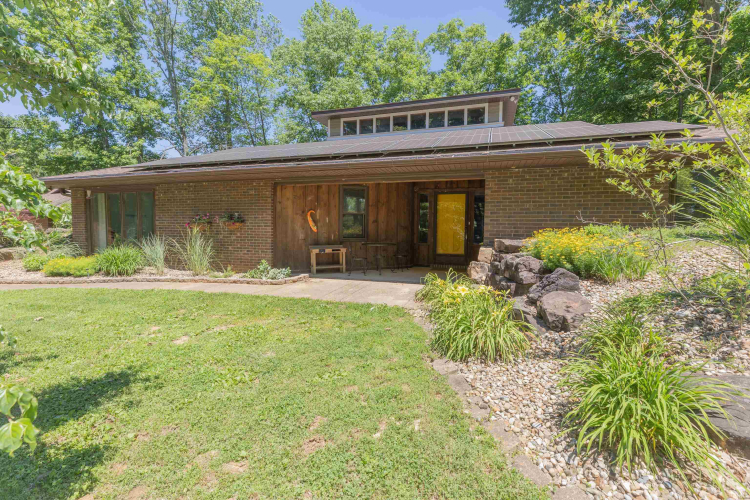 Listing Image 4