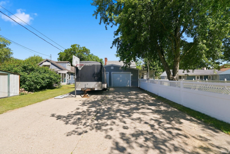 Listing Image 46