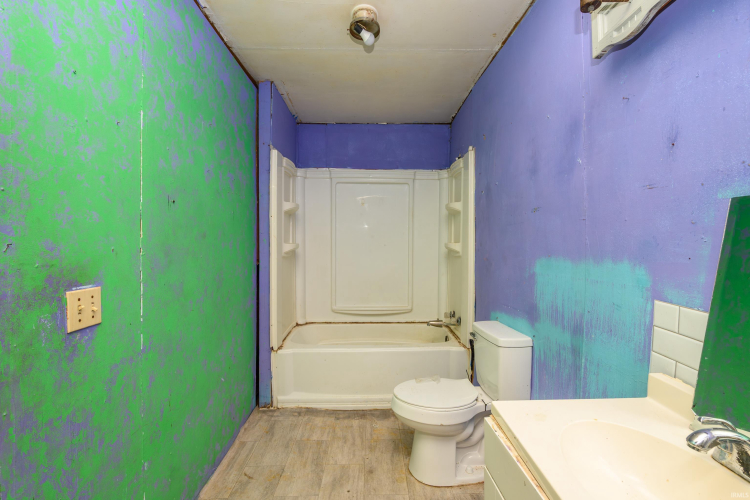 Listing Image 17