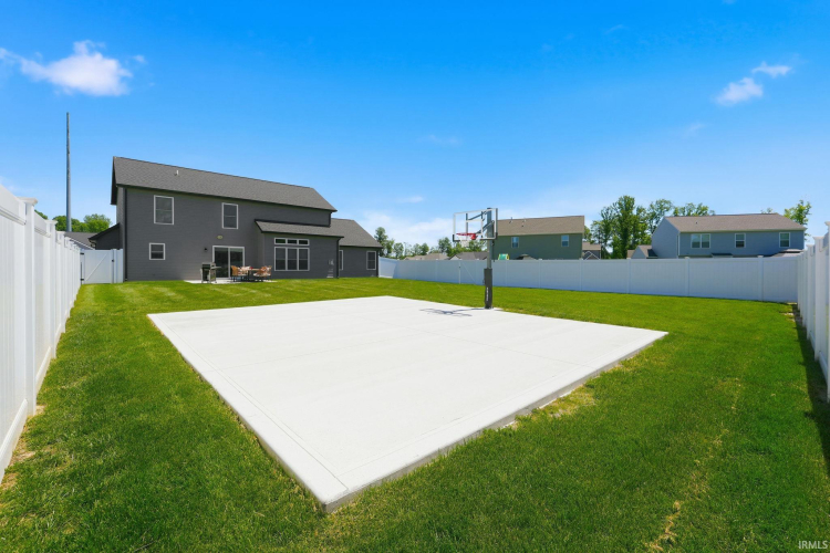 Listing Image 44