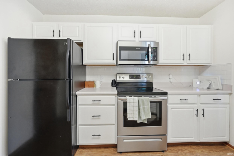 Listing Image 14