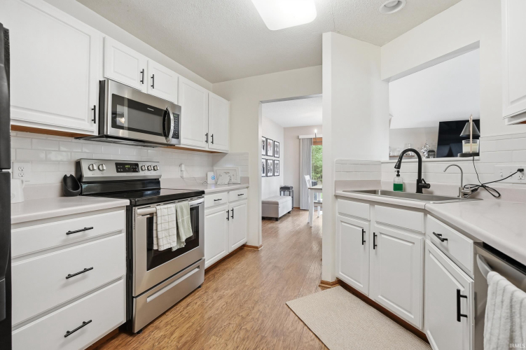 Listing Image 15