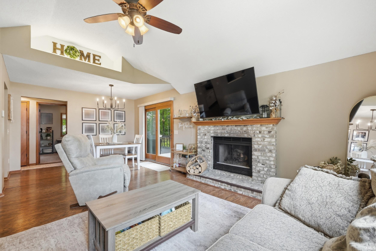 Listing Image 7