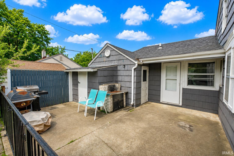 Listing Image 7