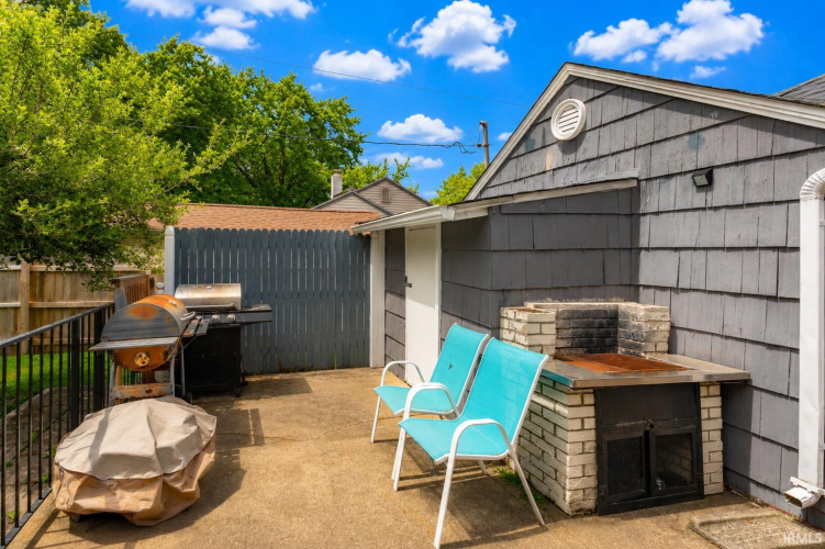 Listing Image 9