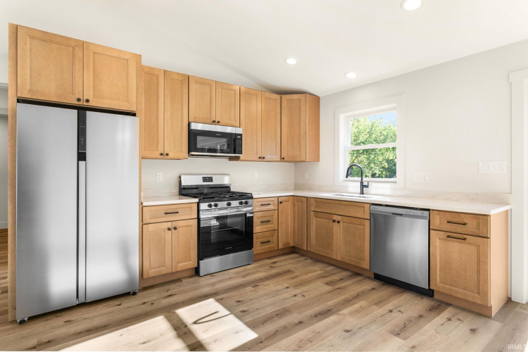 Listing Image 5