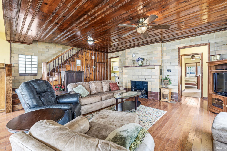 Listing Image 18