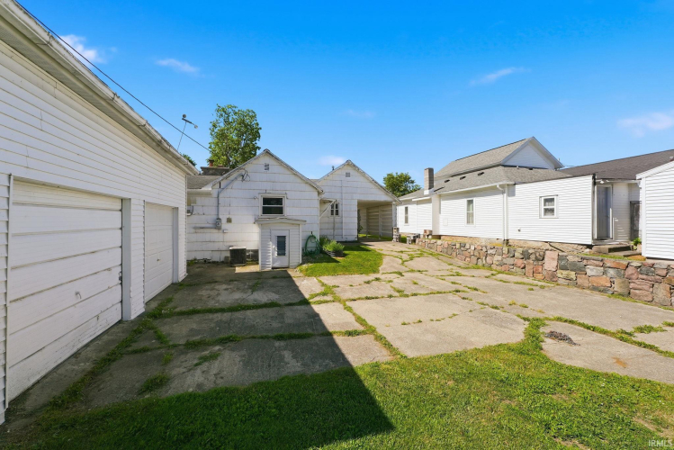 Listing Image 32
