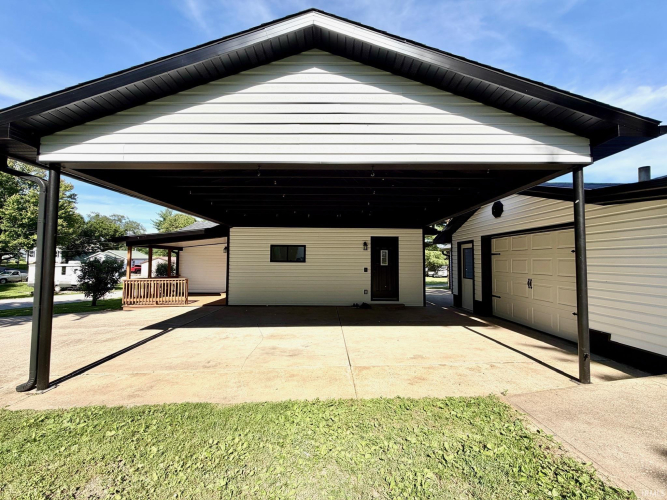 Listing Image 12