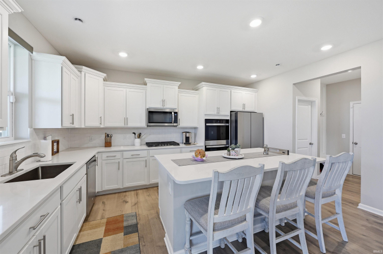 Listing Image 11