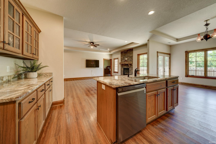 Listing Image 15