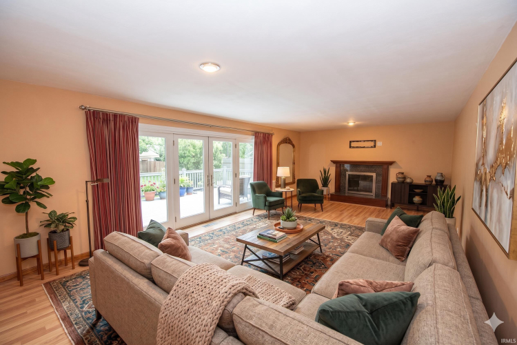 Listing Image 19