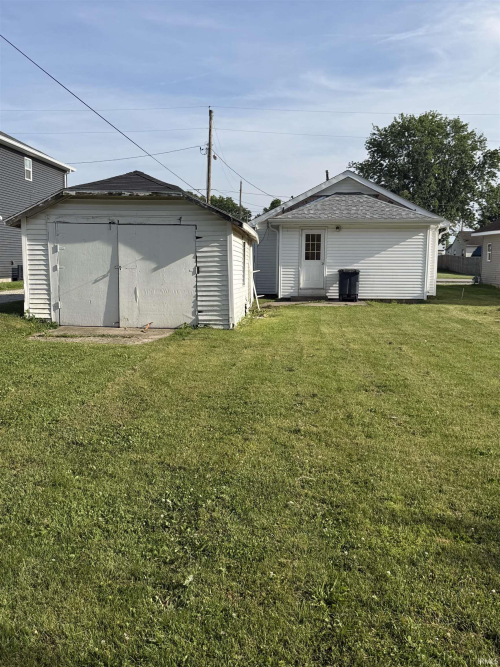 Listing Image 3