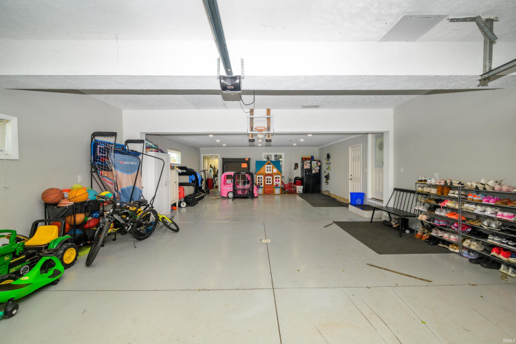 Listing Image 40
