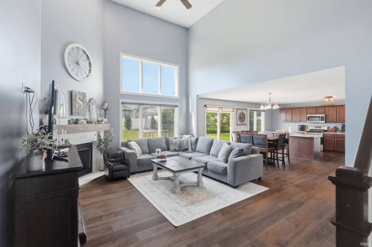 Listing Image 10