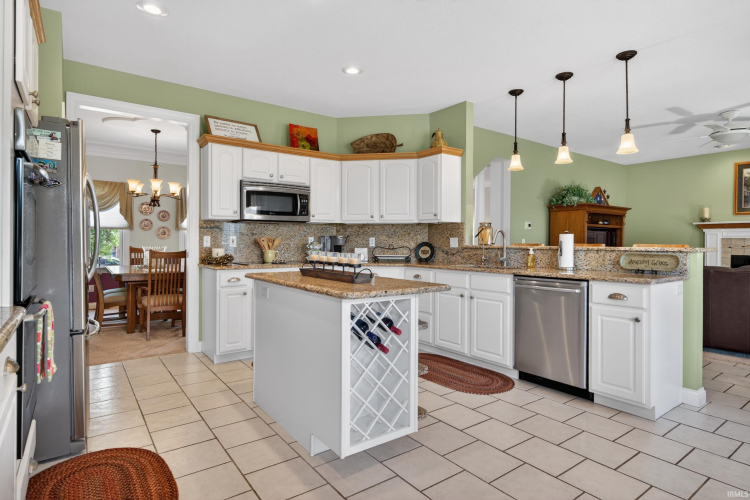 Listing Image 13