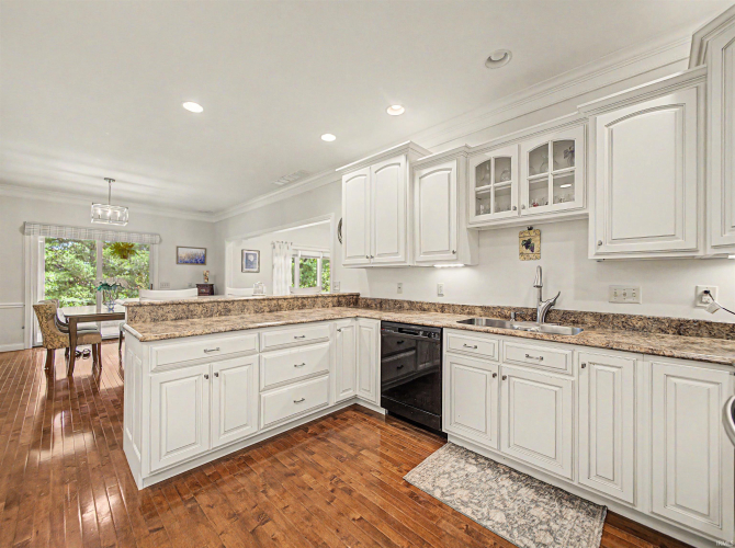 Listing Image 14