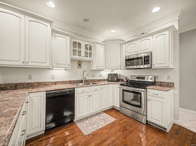 Listing Image 15