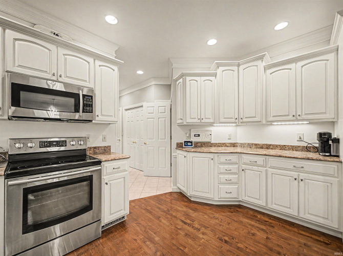 Listing Image 16
